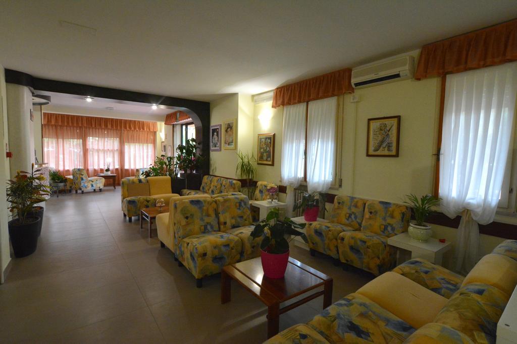 Hotel Zani แชร์เวีย ภายนอก รูปภาพ