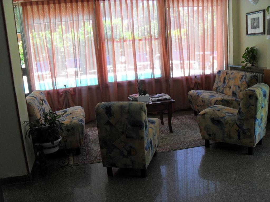 Hotel Zani แชร์เวีย ภายนอก รูปภาพ